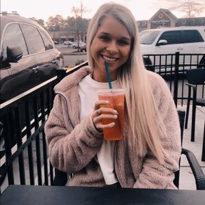 Meet your Posher, Taylor